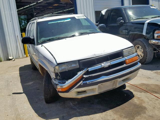 1GNCS13W31K200106 - 2001 CHEVROLET BLAZER WHITE photo 1