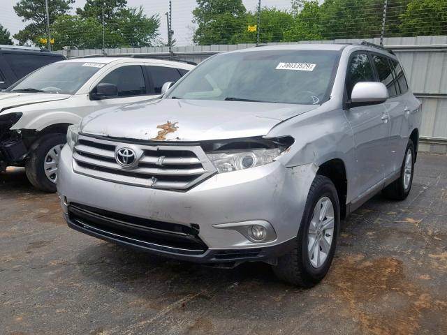 5TDZK3EH3CS073897 - 2012 TOYOTA HIGHLANDER SILVER photo 2