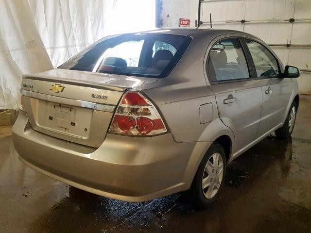 KL1TD56E29B641693 - 2009 CHEVROLET AVEO LS SILVER photo 4