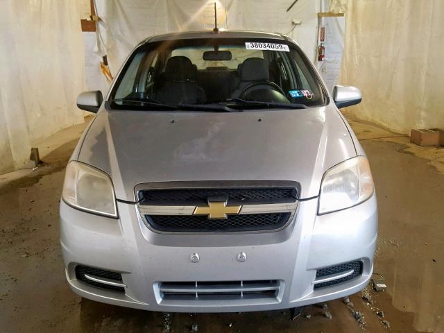 KL1TD56E29B641693 - 2009 CHEVROLET AVEO LS SILVER photo 9