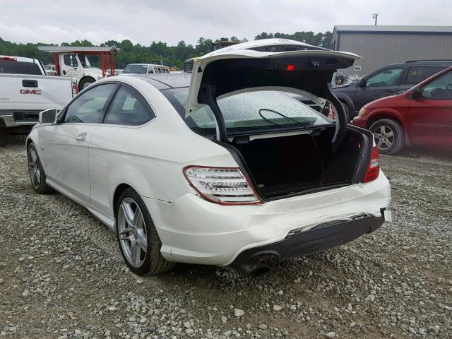 WDDGJ4HB9CF784288 - 2012 MERCEDES-BENZ C 250 WHITE photo 3