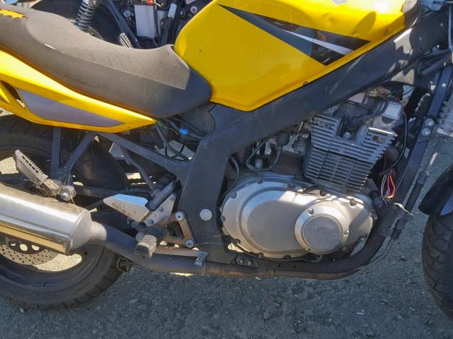 VTTGM51A842101415 - 2004 SUZUKI GS500 FK YELLOW photo 7