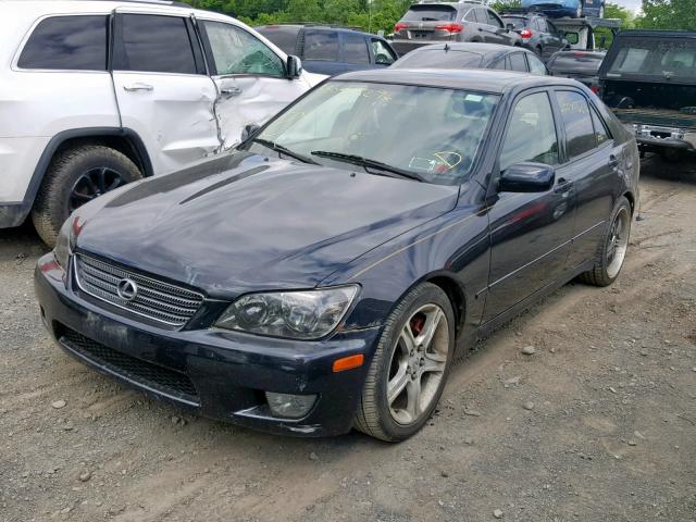 JTHBD182X10031314 - 2001 LEXUS IS 300 BLACK photo 2