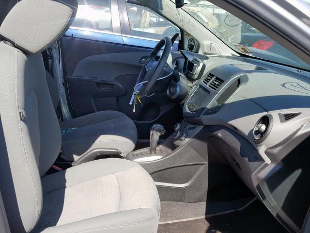 1G1JA5SG1D4110863 - 2013 CHEVROLET SONIC LS 银色 照片 5