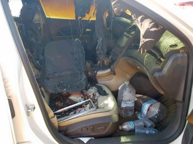 1G11H5SA1DF155569 - 2013 CHEVROLET MALIBU LTZ თეთრი ფოტო 5