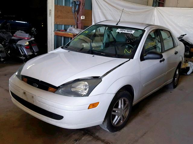 1FAFP34363W179423 - 2003 FORD FOCUS SE C WHITE photo 2