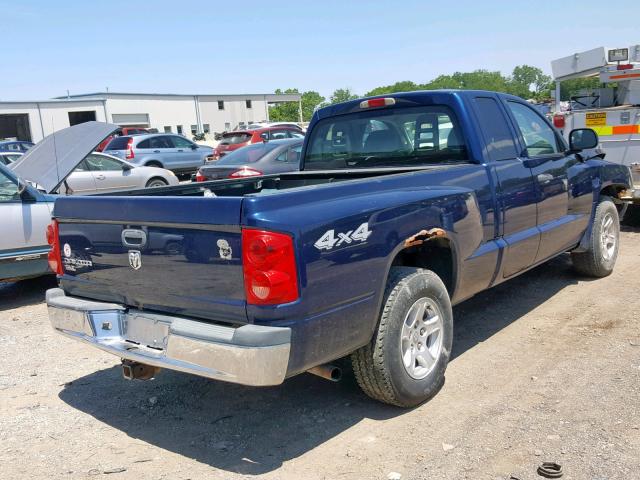 1D7HW42K35S251118 - 2005 DODGE DAKOTA SLT BLUE photo 4