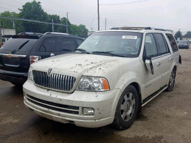 5LMFU28566LJ07029 - 2006 LINCOLN NAVIGATOR CREAM photo 2