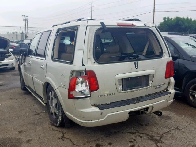 5LMFU28566LJ07029 - 2006 LINCOLN NAVIGATOR CREAM photo 3