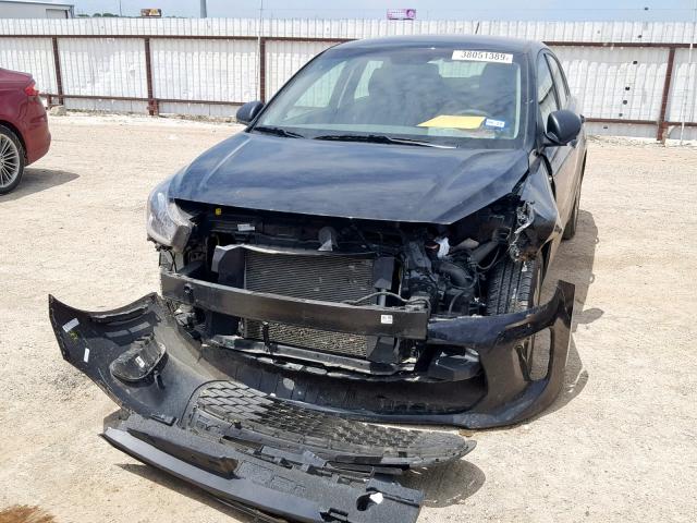 3KPA24AB7JE073848 - 2018 KIA RIO LX BLACK photo 2