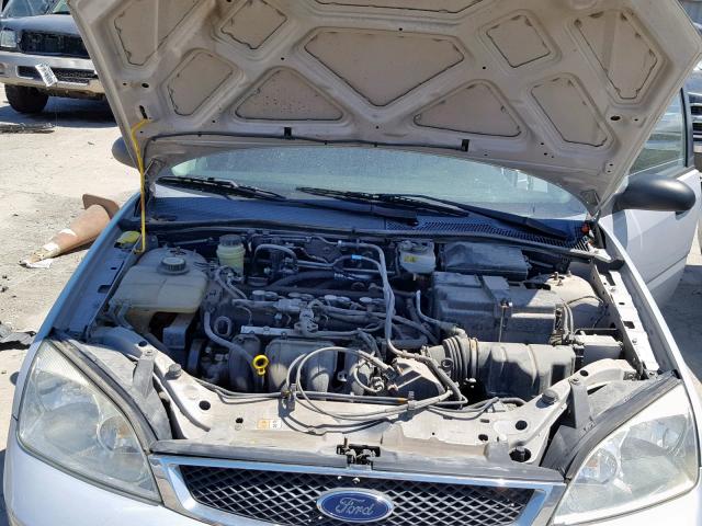 1FAHP34N66W122086 - 2006 FORD FOCUS ZX4 SILVER photo 7