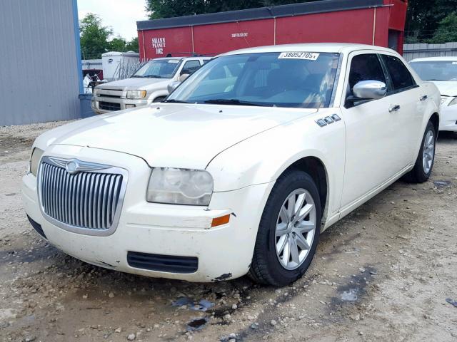 2C3KA43R87H732541 - 2007 CHRYSLER 300 CREAM photo 2