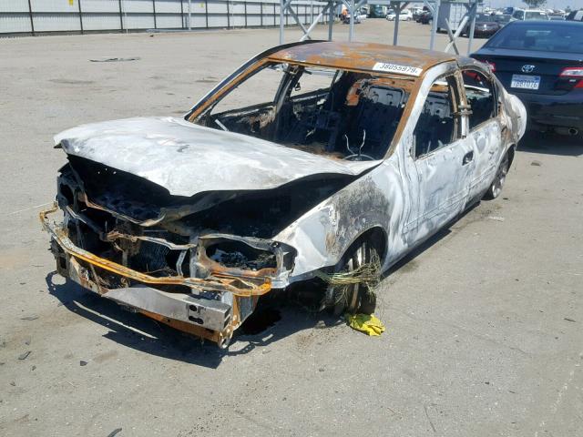 JN1CA31D0YT704046 - 2000 NISSAN MAXIMA GLE BURN photo 2