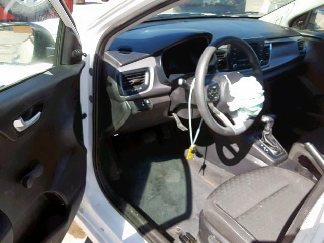 3KPA24AB6JE053252 - 2018 KIA RIO LX WHITE photo 9