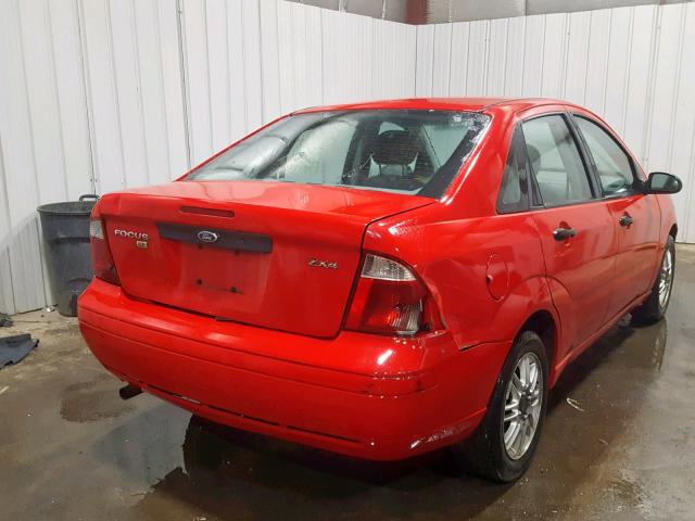 1FAFP34N05W194097 - 2005 FORD FOCUS ZX4 RED photo 4