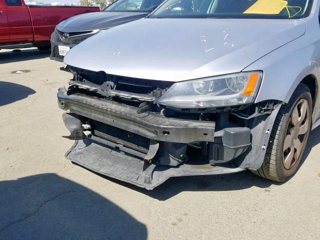 3VW2K7AJ6BM324974 - 2011 VOLKSWAGEN JETTA BASE SILVER photo 9