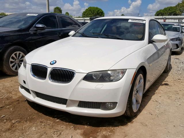 WBAWB735X9P047820 - 2009 BMW 335 I WHITE photo 2