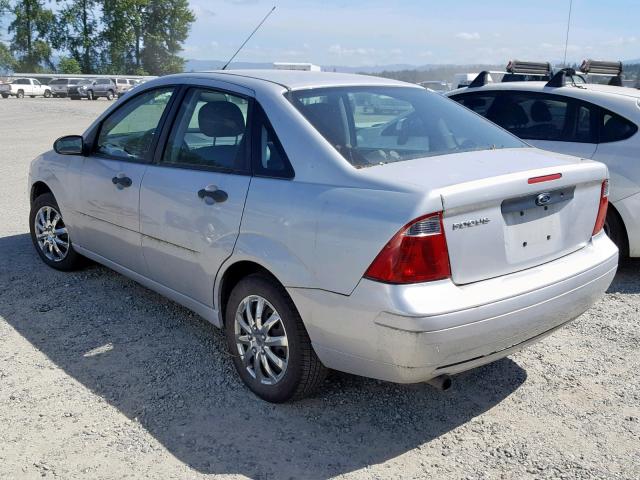 1FAFP34N97W175356 - 2007 FORD FOCUS ZX4 SILVER photo 3