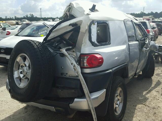 JTEBU11F58K022335 - 2008 TOYOTA FJ CRUISER SILVER photo 4