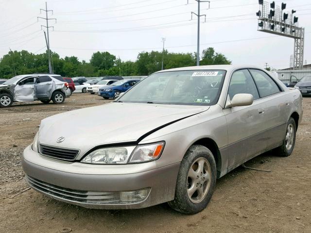 JT8BF22G0V5013191 - 1997 LEXUS ES 300 SILVER photo 2