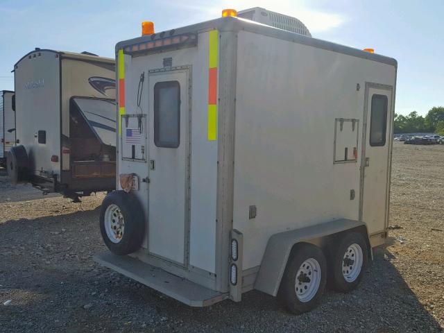 4YUUS1424WC000631 - 1997 UTILITY TRAILER WHITE photo 4