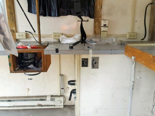 4YUUS1424WC000631 - 1997 UTILITY TRAILER WHITE photo 5