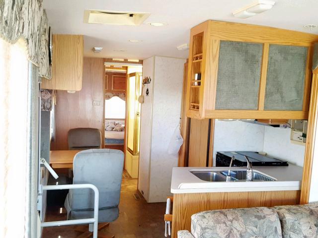 3FCMF53G6VJA11628 - 1997 WINNEBAGO ADVENTURER CREAM photo 6