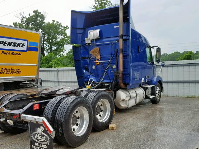 4V4NC9EJ8AN293125 - 2010 VOLVO VN VNL BLUE photo 4