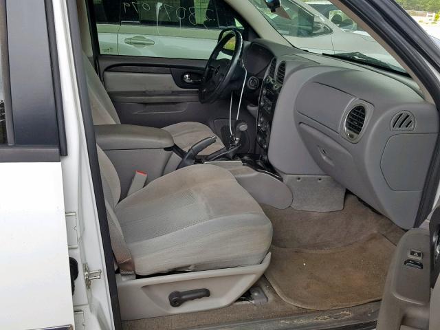 1GKDS13S572181226 - 2007 GMC ENVOY WHITE photo 5