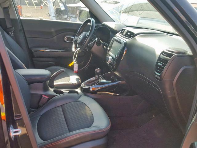 KNDJX3AA6J7538168 - 2018 KIA SOUL ! Qara foto 5