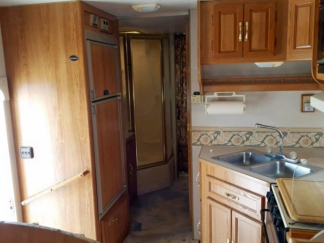 1FDXE40S2XHC04282 - 2005 CCHM MOTORHOME WHITE photo 6