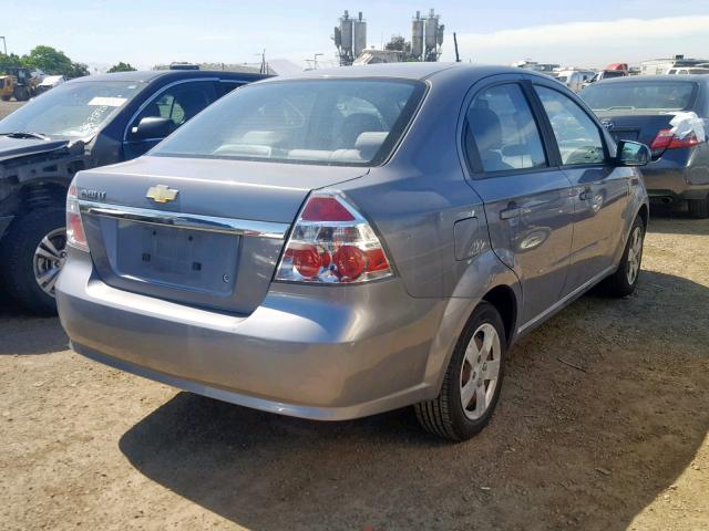 KL1TD56E59B393973 - 2009 CHEVROLET AVEO LS GRAY photo 4