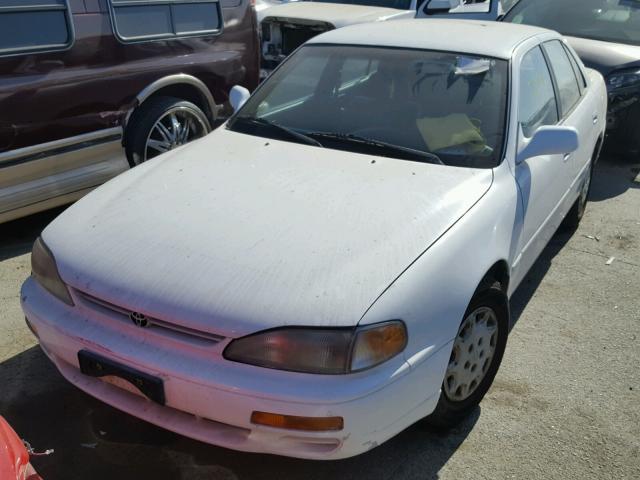 JT2BG12K6T0343658 - 1996 TOYOTA CAMRY DX WHITE photo 2