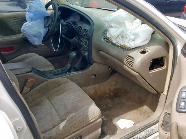 1G2WK52J42F277570 - 2002 PONTIAC GRAND PRIX WHITE photo 5