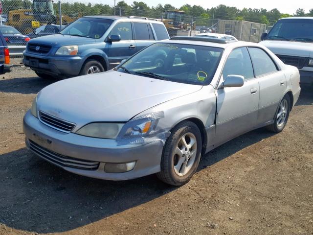 JT8BF28GX10338011 - 2001 LEXUS ES 300 SILVER photo 2