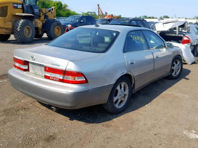 JT8BF28GX10338011 - 2001 LEXUS ES 300 SILVER photo 4