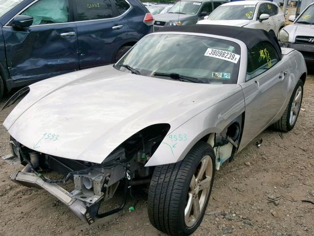 1G2MF35X88Y114868 - 2008 PONTIAC SOLSTICE G SILVER photo 2