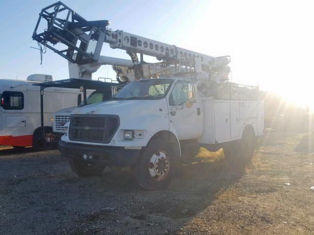 3FDNF65821MA16815 - 2001 FORD F650 SUPER WHITE photo 2