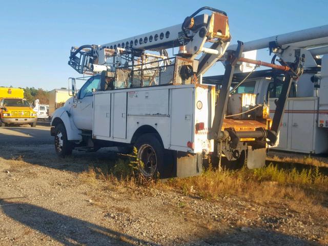 3FDNF65821MA16815 - 2001 FORD F650 SUPER WHITE photo 3