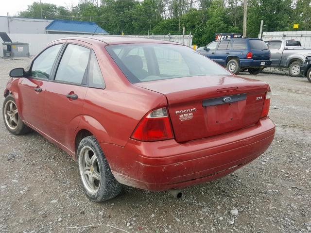 1FAFP34N75W236538 - 2005 FORD FOCUS ZX4 RED photo 3