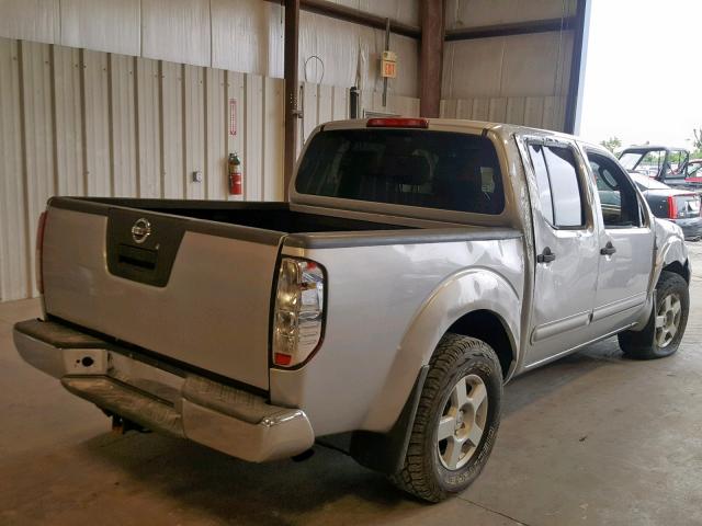 1N6AD07W95C425092 - 2005 NISSAN FRONTIER C SILVER photo 4