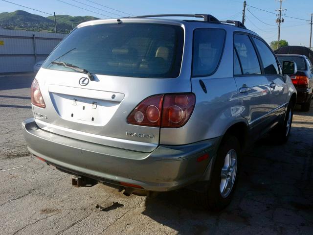 JT6GF10U0Y0078108 - 2000 LEXUS RX 300 SILVER photo 4