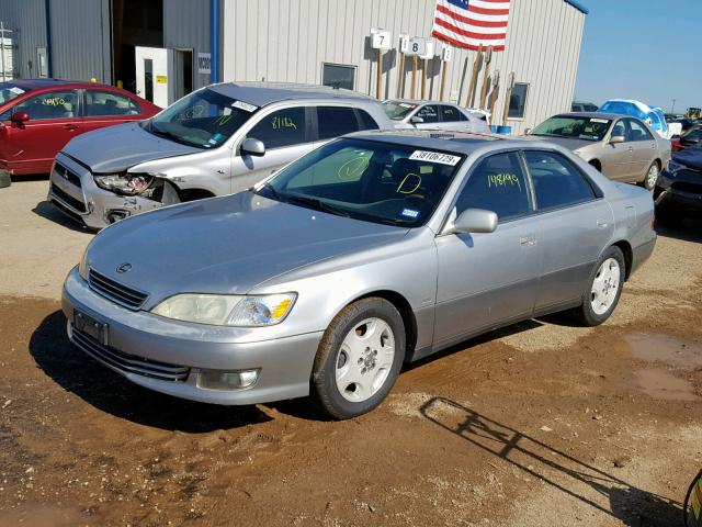 JT8BF28G1Y5089370 - 2000 LEXUS ES 300 SILVER photo 2