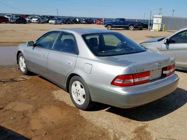 JT8BF28G1Y5089370 - 2000 LEXUS ES 300 SILVER photo 3