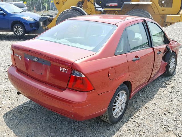 1FAFP34N45W155660 - 2005 FORD FOCUS ZX4 MAROON photo 4