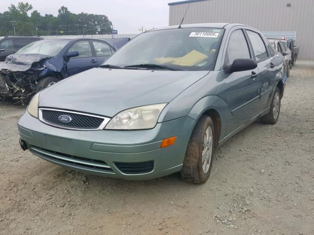 1FAFP34N46W135636 - 2006 FORD FOCUS ZX4 GREEN photo 2