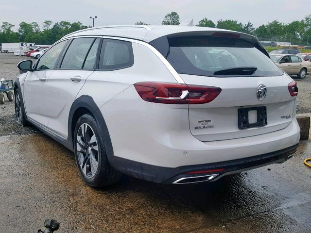 W04GV8SX8J1071591 - 2018 BUICK REGAL TOUR WHITE photo 3