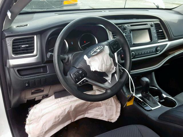 5TDZARFH6GS019861 - 2016 TOYOTA HIGHLANDER WHITE photo 9