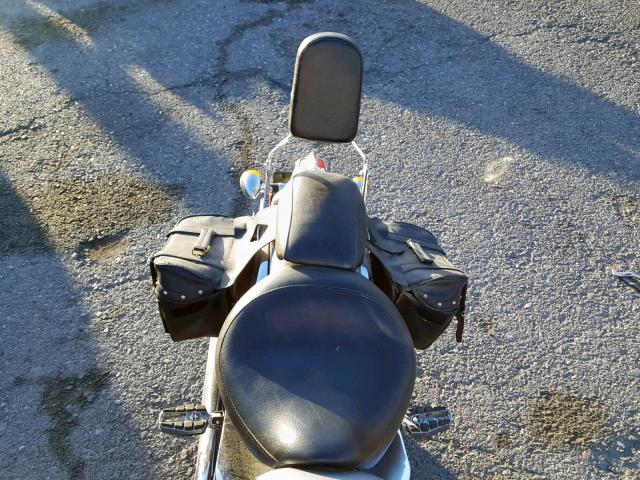 JH2RC44601K503044 - 2001 HONDA VT750 CD2 SILVER photo 6