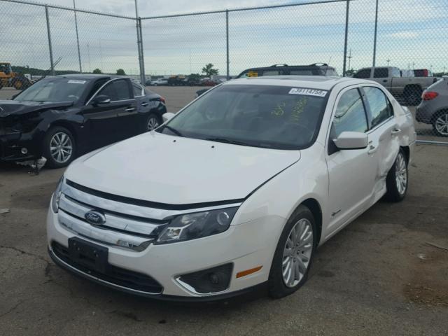 3FADP0L34AR234829 - 2010 FORD FUSION HYB WHITE photo 2